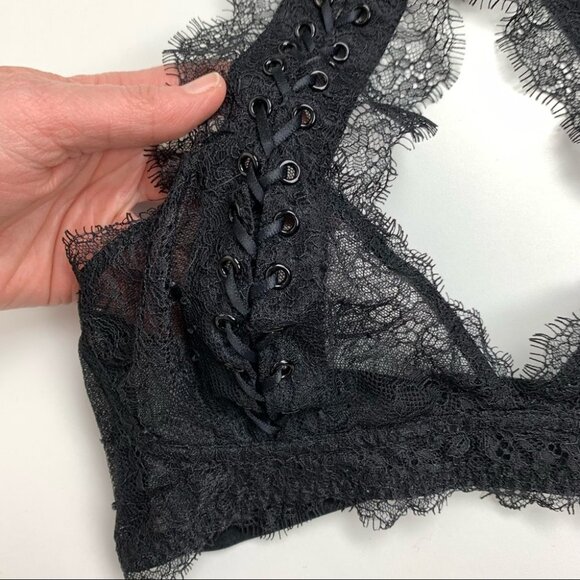 VICTORIA'S Secret Very Sexy Black Lace Bralette - Picture 2 of 8